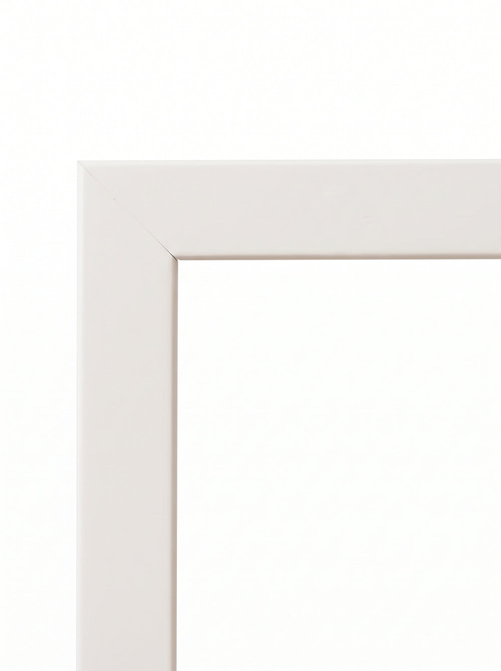 Visa bild i helskärm Tavelram Magnolia i vit (White, T1095) – 24 mm bred, platt träram efter mått