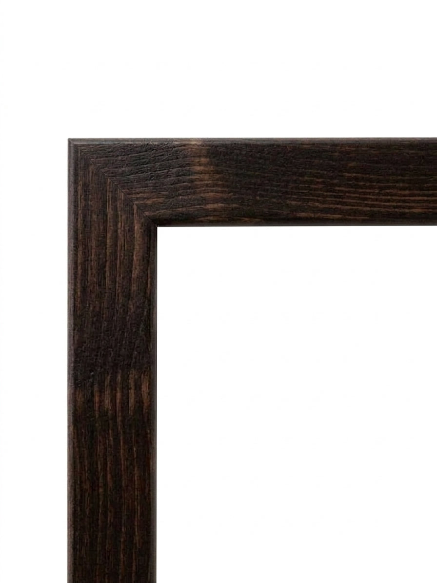 Visa bild i helskärm Tavelram Magnolia i mörkbrun (Dark brown, T1099) – 24 mm bred, platt träram efter mått